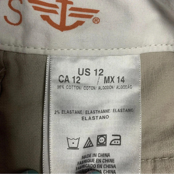 Dockers khaki shorts size 12 very little stretch 5 inch length - Picture 8 of 9